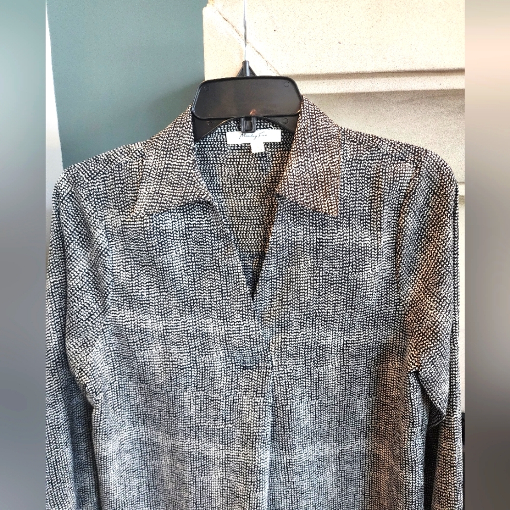 Worn Once-Luxurious Black & Cream Blouse!!💋❣️